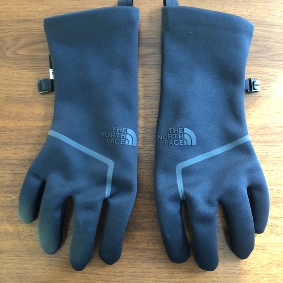 North Face Womens Windwall Closefit 